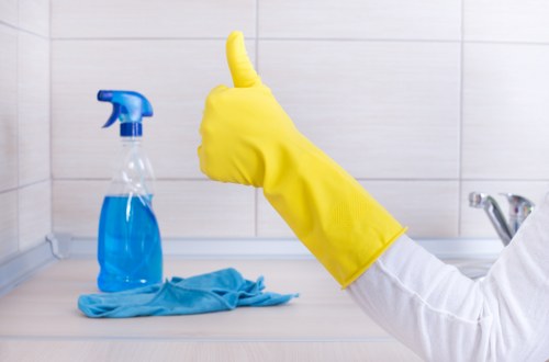 Local cleaning service for kitchens and bathrooms in Sutton properties